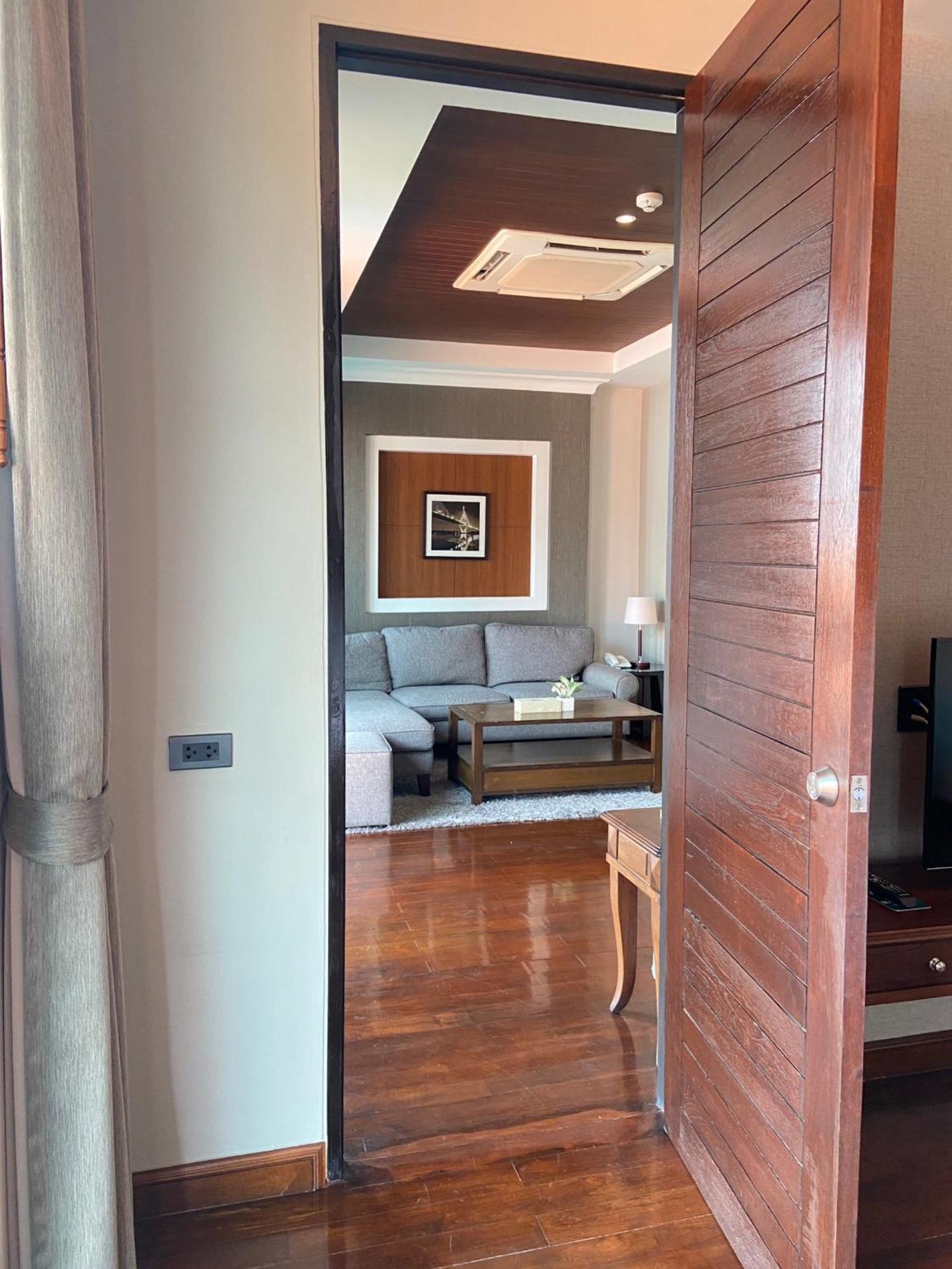 Yotaka Bangkok Hotel Экстерьер фото