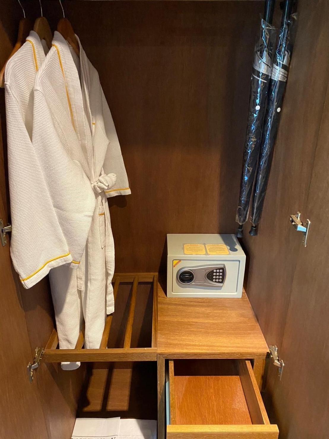 Yotaka Bangkok Hotel Экстерьер фото