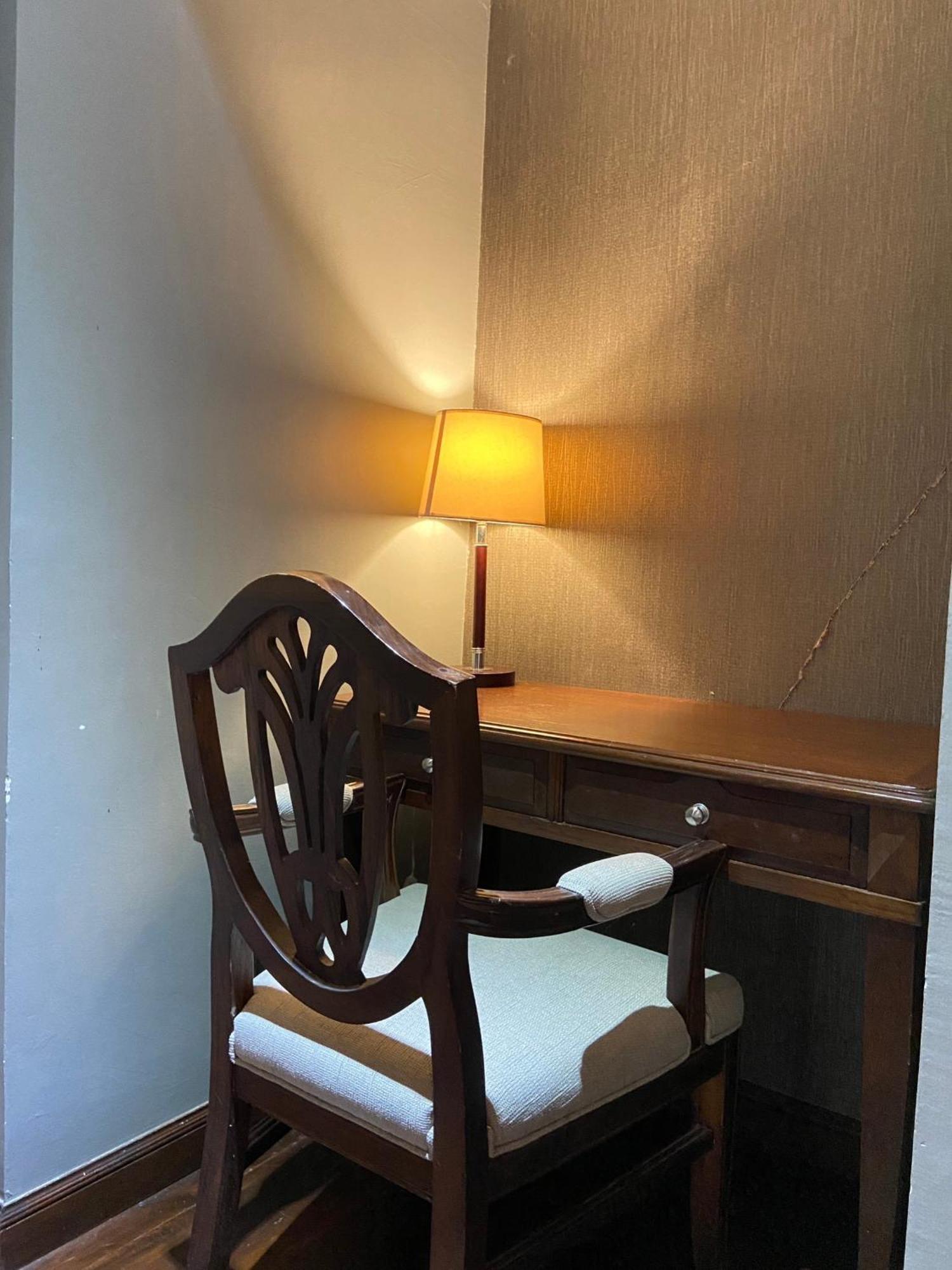 Yotaka Bangkok Hotel Экстерьер фото